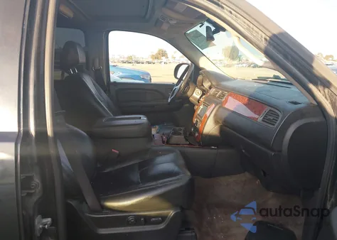 2008 Chevrolet Suburban 1500 Ltz from USA, damaged, VIN 1GNFC16088R198551